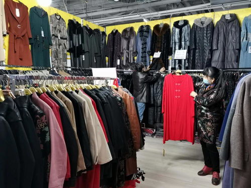 首届春季外贸丝绸服装商品购物节在美博汇时尚中心一层开卖